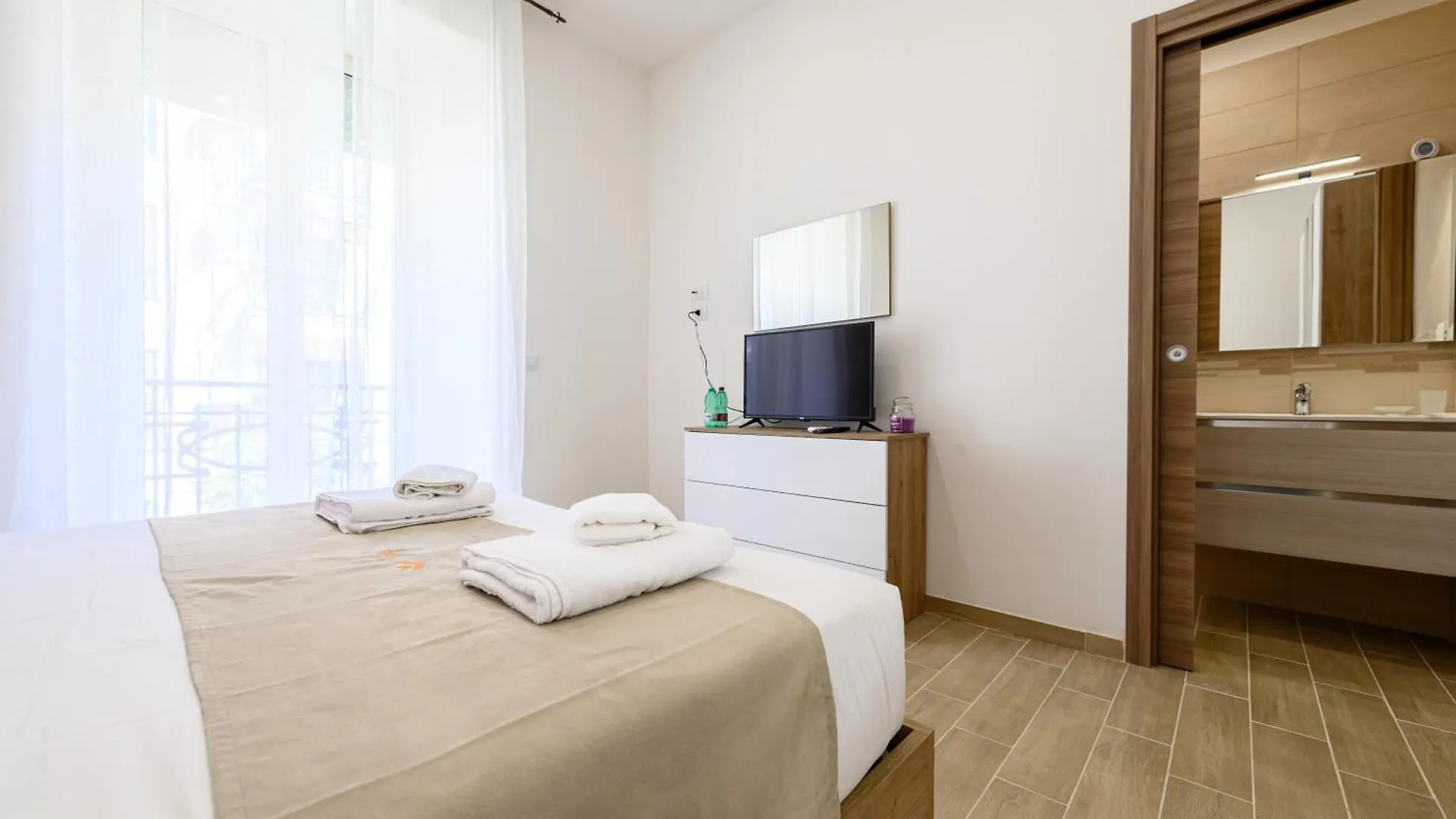 Domus Romeo Apartment Naples