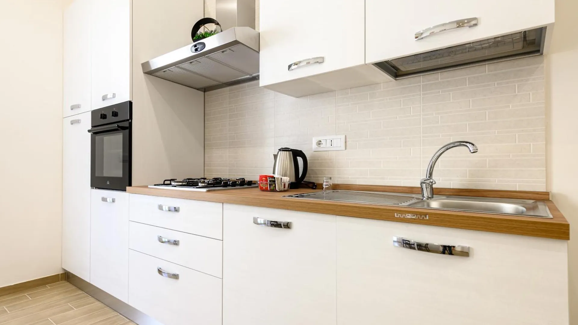 Domus Romeo Apartment Naples