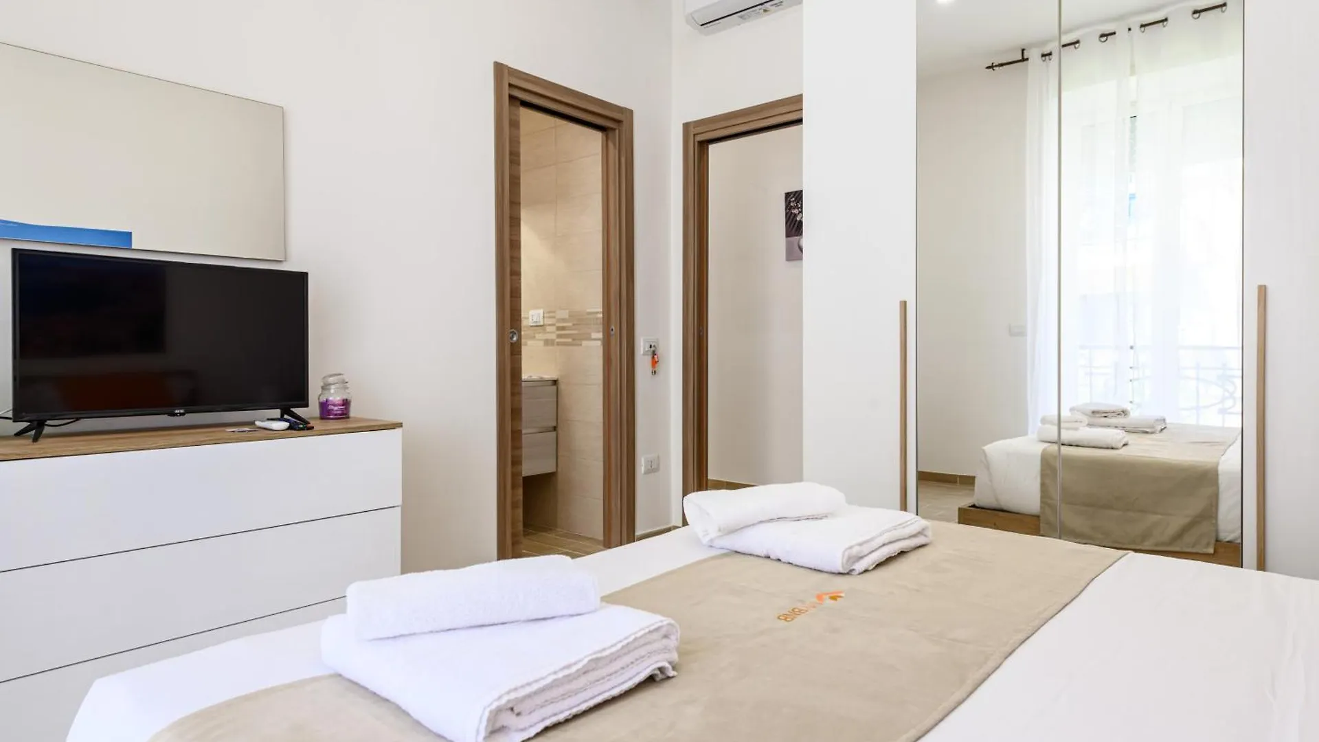 Domus Romeo Apartment Naples